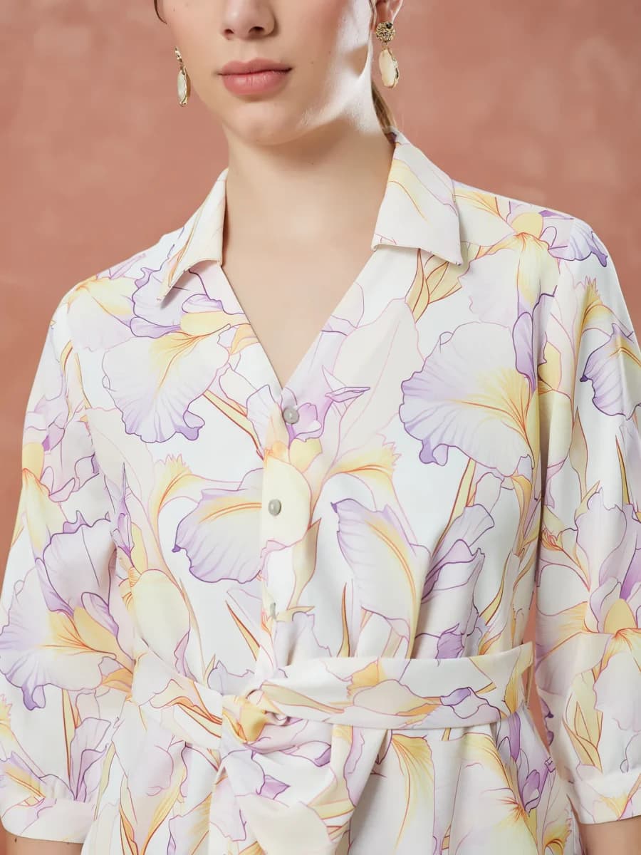 Latin Quarters Women's Lilac 3 / 4Th Sleeves Printed Collared Casual Shirt image 7